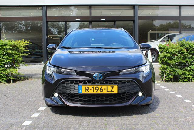 Toyota COROLLA Touring Sports 1.8 Hybrid First Edition Plus | Rijklaar | HUD | Apple/Android | Stoel/Stuur-verw. | Adap. Cruise | DAB+ | Clima