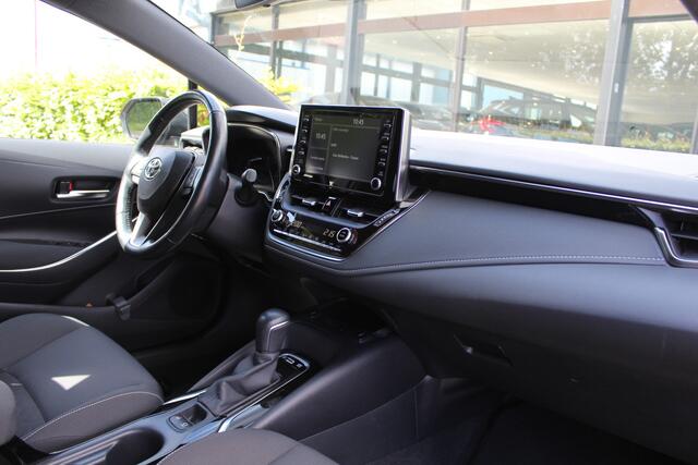Toyota COROLLA Touring Sports 1.8 Hybrid First Edition Plus | Rijklaar | HUD | Apple/Android | Stoel/Stuur-verw. | Adap. Cruise | DAB+ | Clima