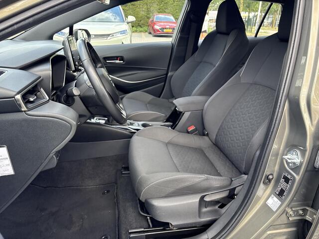 Toyota COROLLA Touring Sports 1.8 Hybrid First Edition **ADAPTIEF CRUISE CONTROL/ NAVIGATIE/ PARKEERCAMERA**