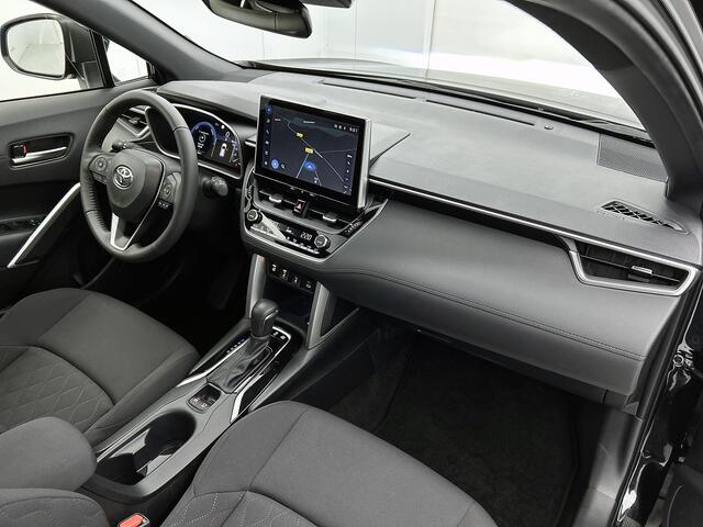 Toyota COROLLA Cross Hybrid 200 Style AWD | Panoramadak | Dodehoek detectie | Stoel+stuurverwarming | Parkeersensoren voor+achter | Elektrische achterklep | Achteruitrijcamera |