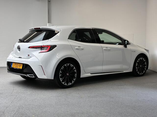 Toyota COROLLA 2.0 Hybrid 184pk GR-Sport | CARPLAY | CAMERA | STOELVERWARMING |