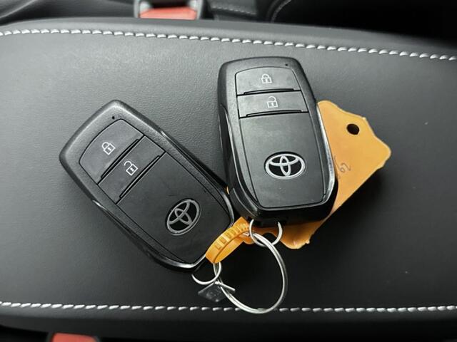 Toyota COROLLA Touring Sports Hybrid 180 Dynamic | Dynamic Grey | Direct leverbaar ¤ 5000 korting