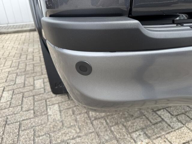 Toyota HI-LUX HiLux 2.8 D-4D Double Cab Invincible Hybrid Automaat Nieuw Snel Leveren Grijs Kenteken NL Auto
