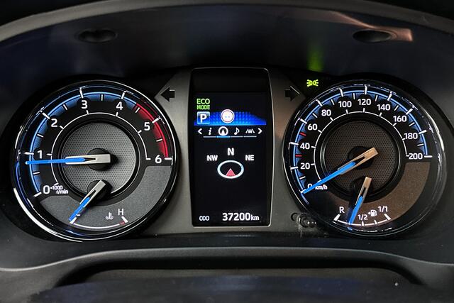 Toyota HI-LUX HiLux 2.4 D-4D Xtra Cab Professional | Parkeersensoren | Trekhaak | Stoelverwarming | Cruise control