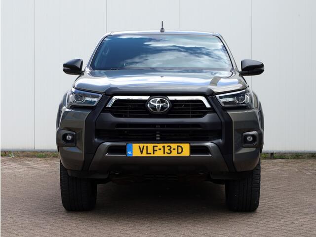 Toyota HI-LUX 2.8 D-4D XC Invincible A/T | Hard Top | Roll-Cover |