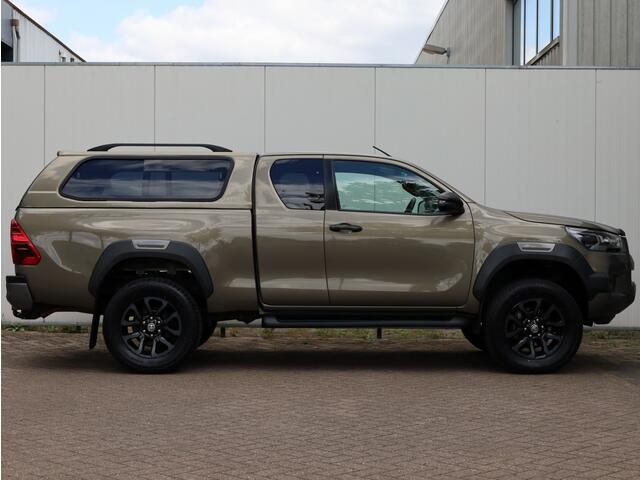 Toyota HI-LUX 2.8 D-4D XC Invincible A/T | Hard Top | Roll-Cover |