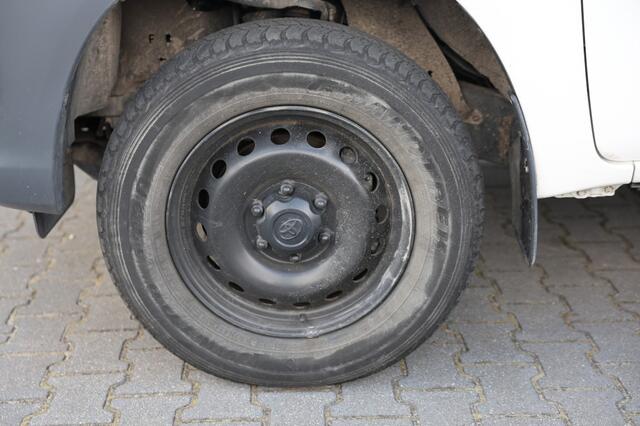 Toyota HI-LUX 2.4 D-4D ENKEL CABIN 4WD VAN