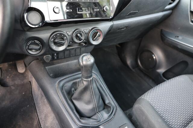 Toyota HI-LUX 2.4 D-4D ENKEL CABIN 4WD VAN