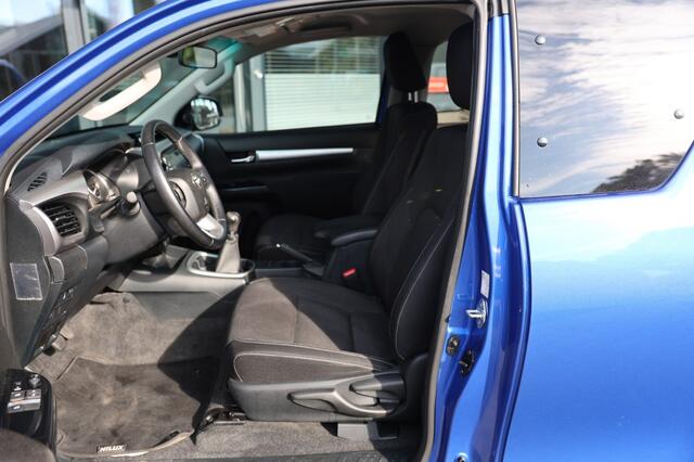 Toyota HI-LUX 2.4 D-4D X-TRA CAB PROFESSIONAL 4WD VAN