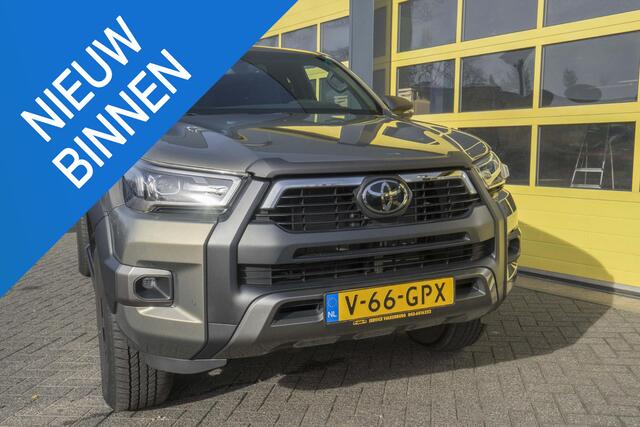 Toyota HI-LUX HiLux 2.8 D-4D Xtra Cab Invincible