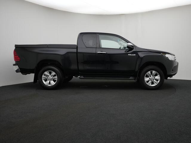 Toyota HI-LUX HiLux 2.4 D-4D-F Xtra Cab Professional