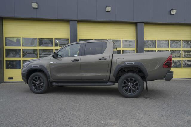 Toyota HI-LUX HiLux 2.8 D-4D Double Cab Hybrid Invincible JBL Camera