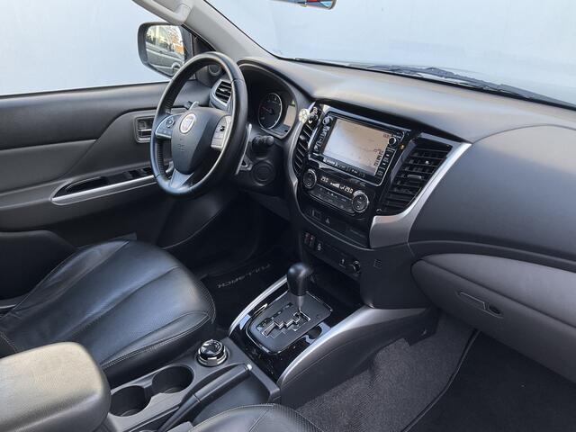 Toyota HI-LUX HiLux 5-Pers 2.4D LX Double Cab Trekhaak 3500kg Leer Nav/Cam 5 zits