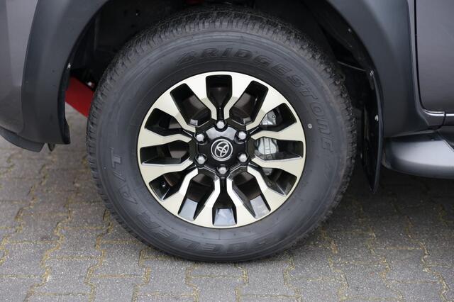 Toyota HI-LUX 2.8 D-4D DUBBEL CABIN GR SPORT A/T 2 ZITS 4WD VAN