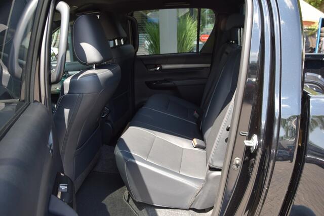 Toyota HI-LUX 2.8 D-4D DUBBEL CABIN 48V HYBRIDE INVINCIBLE A/T 4WD