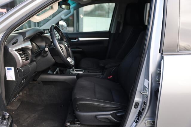 Toyota HI-LUX 2.4 D-4D DUBBEL CABIN PROFESSIONAL A/T 2 ZITS 4WD VAN