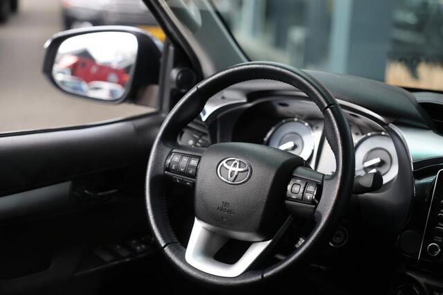 Toyota HI-LUX 2.4 D-4D DUBBEL CABIN PROFESSIONAL A/T 2 ZITS 4WD VAN