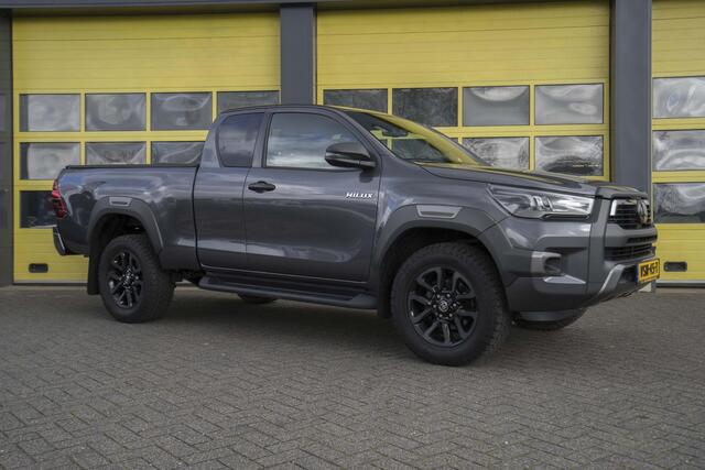 Toyota HI-LUX HiLux 2.8 D-4D Xtra Cab Invincible