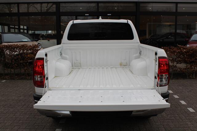 Toyota HI-LUX HiLux 2.4 D-4D Double Cab Professional Automaat | Rijklaar | Navi | PDC | Stoelverwarming | Keyless | Camera | Clima | Cruise | BPM vrij