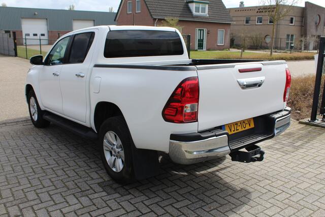 Toyota HI-LUX HiLux 2.4 D-4D 150PK E6 4WD Automaat Double Cab Professional 4x4 ? Trekhaak