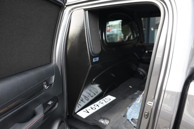 Toyota HI-LUX 2.8 D-4D DUBBEL CABIN GR SPORT A/T 2 ZITS 4WD VAN