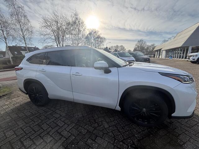 Toyota HIGHLANDER 2.5 AWD Hybrid Premium | 7p | Panoramadak | 360 graden camera | Platinum Pearl White | Adaptieve cruisecontrol | JBL audio | Head up Display | Stoelverwarming | Achterbank verwarmd