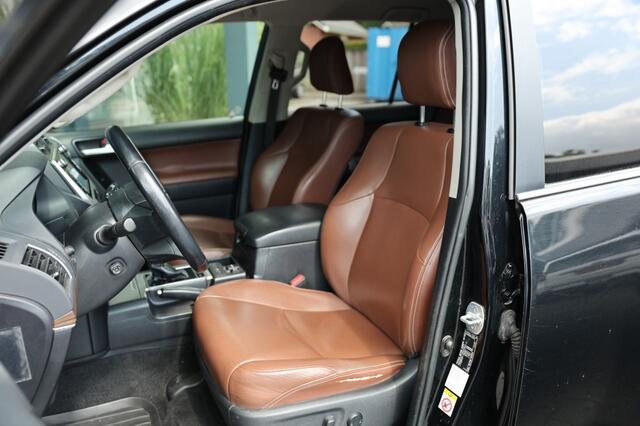 Toyota LAND CRUISER 150 2.8 D-4D 5DRS LOUNGE B/E TREKKER A/T 5 SITZ VAN