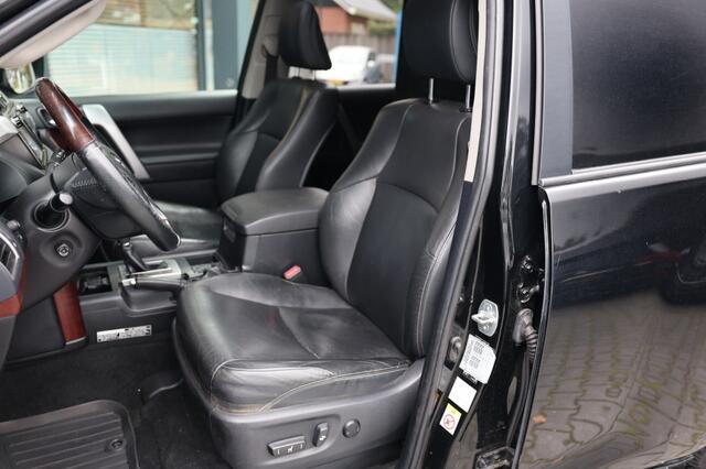 Toyota LAND CRUISER 150 2.8 D-4D 5DRS EXECUTIVE A/T VAN