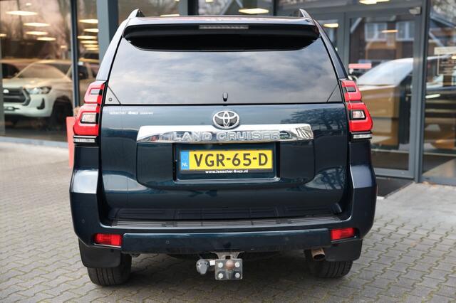 Toyota LAND CRUISER 150 2.8 D-4D 5DRS LOUNGE A/T VAN