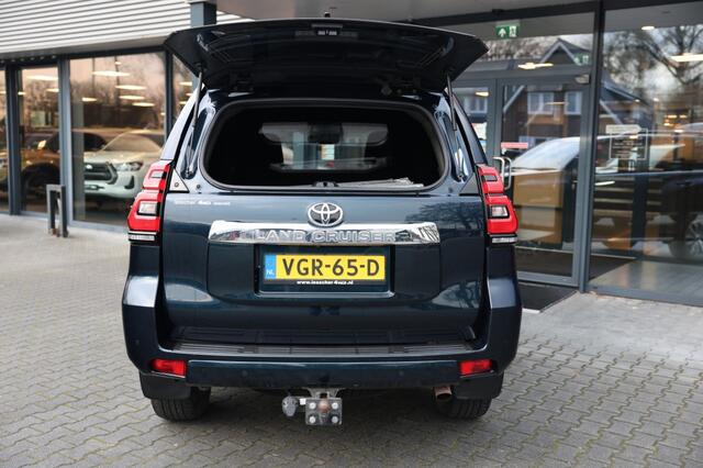 Toyota LAND CRUISER 150 2.8 D-4D 5DRS LOUNGE A/T VAN