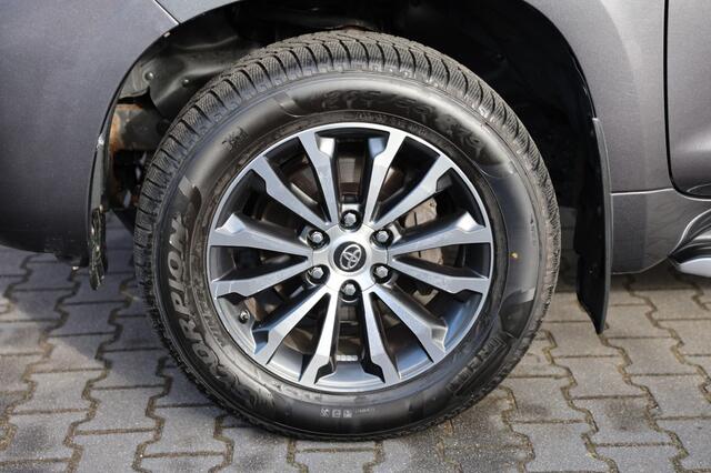 Toyota LAND CRUISER 150 2.8 D-4D 5DRS EXECUTIVE A/T VAN