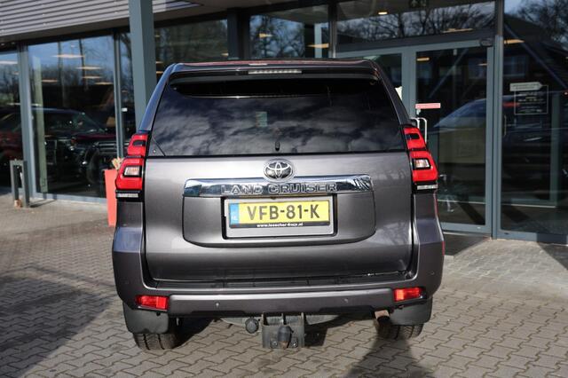 Toyota LAND CRUISER 150 2.8 D-4D 5DRS EXECUTIVE A/T VAN