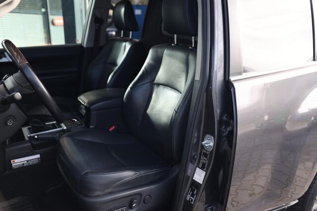 Toyota LAND CRUISER 150 2.8 D-4D 5DRS EXECUTIVE A/T VAN