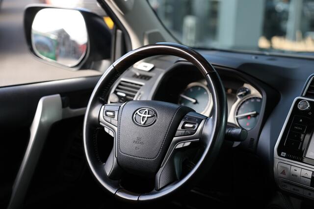 Toyota LAND CRUISER 150 2.8 D-4D 5DRS EXECUTIVE A/T VAN