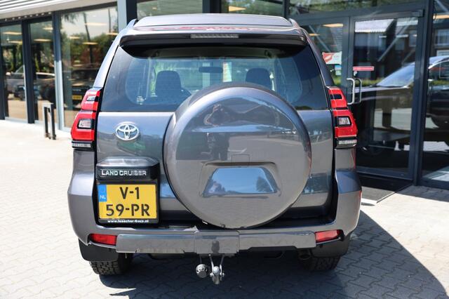 Toyota LAND CRUISER 150 2.8 D-4D 3DRS COMFORT A/T VAN