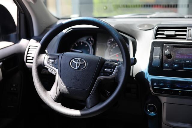 Toyota LAND CRUISER 150 2.8 D-4D 3DRS COMFORT A/T VAN
