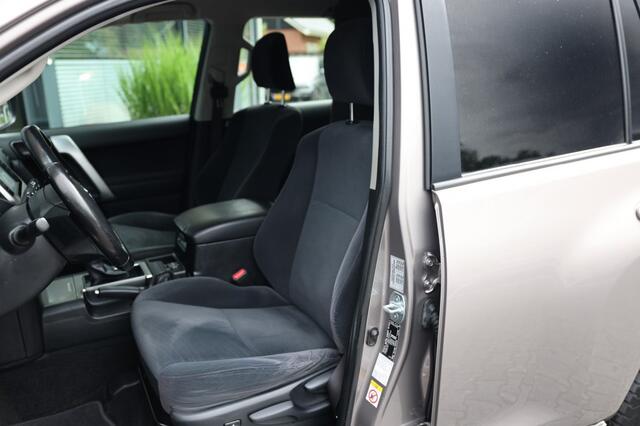 Toyota LAND CRUISER 150 2.8 D-4D 5DRS COMFORT A/T VAN