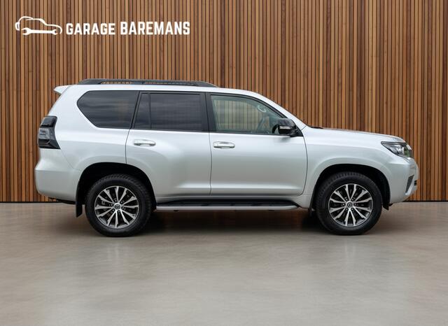 Toyota LAND CRUISER 150 2.8 D-4D-F Executive Blind Van