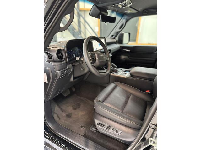 Toyota LAND CRUISER 2.8 D-4D Standard Roof Window Van Professional