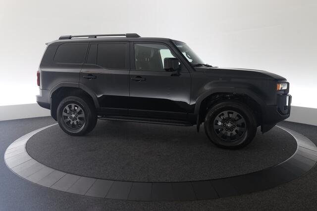 Toyota LAND CRUISER 2.8 D-4D Blind Van Navigator | Vrij van BPM | Trekhaak | Stoel verwarming/ventilatie