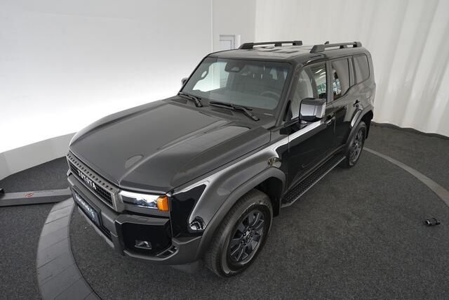 Toyota LAND CRUISER 2.8 D-4D Blind Van Navigator | Vrij van BPM | Trekhaak | Stoel verwarming/ventilatie