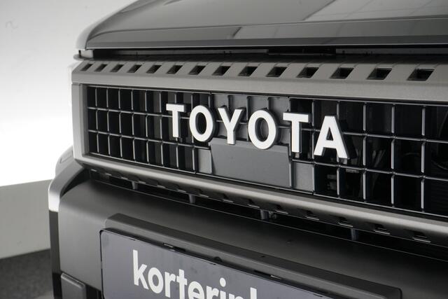 Toyota LAND CRUISER 2.8 D-4D Blind Van Navigator | Vrij van BPM | Trekhaak | Stoel verwarming/ventilatie