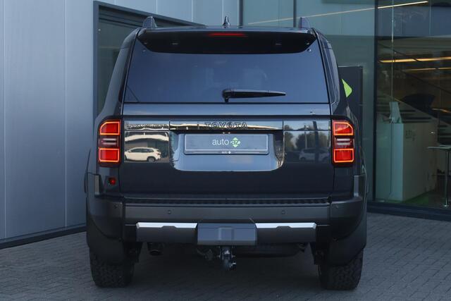 Toyota LAND CRUISER 2.8 D-4D Standard Roof Window Van Navigator / Trekhaak