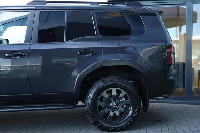 Toyota LAND CRUISER 2.8 D-4D Standard Roof Window Van Navigator / Trekhaak