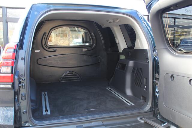 Toyota LAND CRUISER 2.8 D-4D-F Professional Window Van | Rijklaar | Trekhaak | Stoel-verwarming/koeling | Camera | Apple/Android