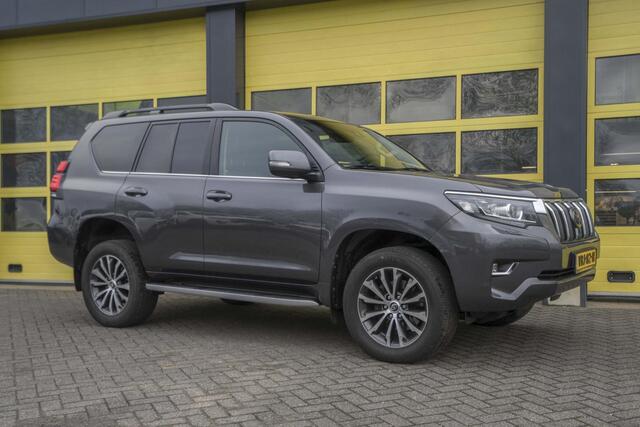 Toyota LAND CRUISER 2.8 D-4D-F Executive Window Van