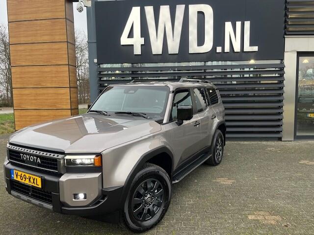 Toyota LAND CRUISER 2.8 D-4D AUT VAN EXEC / PROF LEDER NAVI CLIMA CRAWL GEEN BPM ! FABR GARANTIE ¤ 76900 EXCL FISCAAL VOORDELIGE zeer luxe uitvoering , is voor ondernemers vrijgesteld van BPM in nieuwstaat dealer onderhouden en zeer mooie bedrijf inrichting in de laadruimte