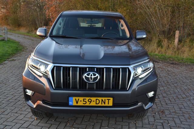 Toyota LAND CRUISER 2.8 D-4D-F Comfort Window Van