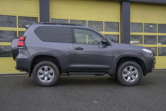 Toyota LAND CRUISER 2.8 D-4D-F Comfort High Roof Blind Van