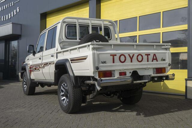 Toyota LAND CRUISER Landcruiser GDJ 79 DC 2.8 D-4D 6 A/T LXZ
